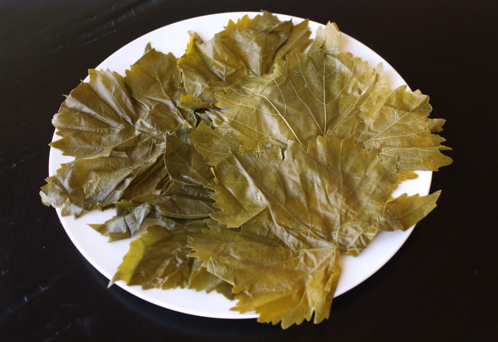 yalanji dolma dolmas dolmades stuffed grape leaves rolling tutorial vegan gluten free vegetarian arabic greek zenanzaatar recipe