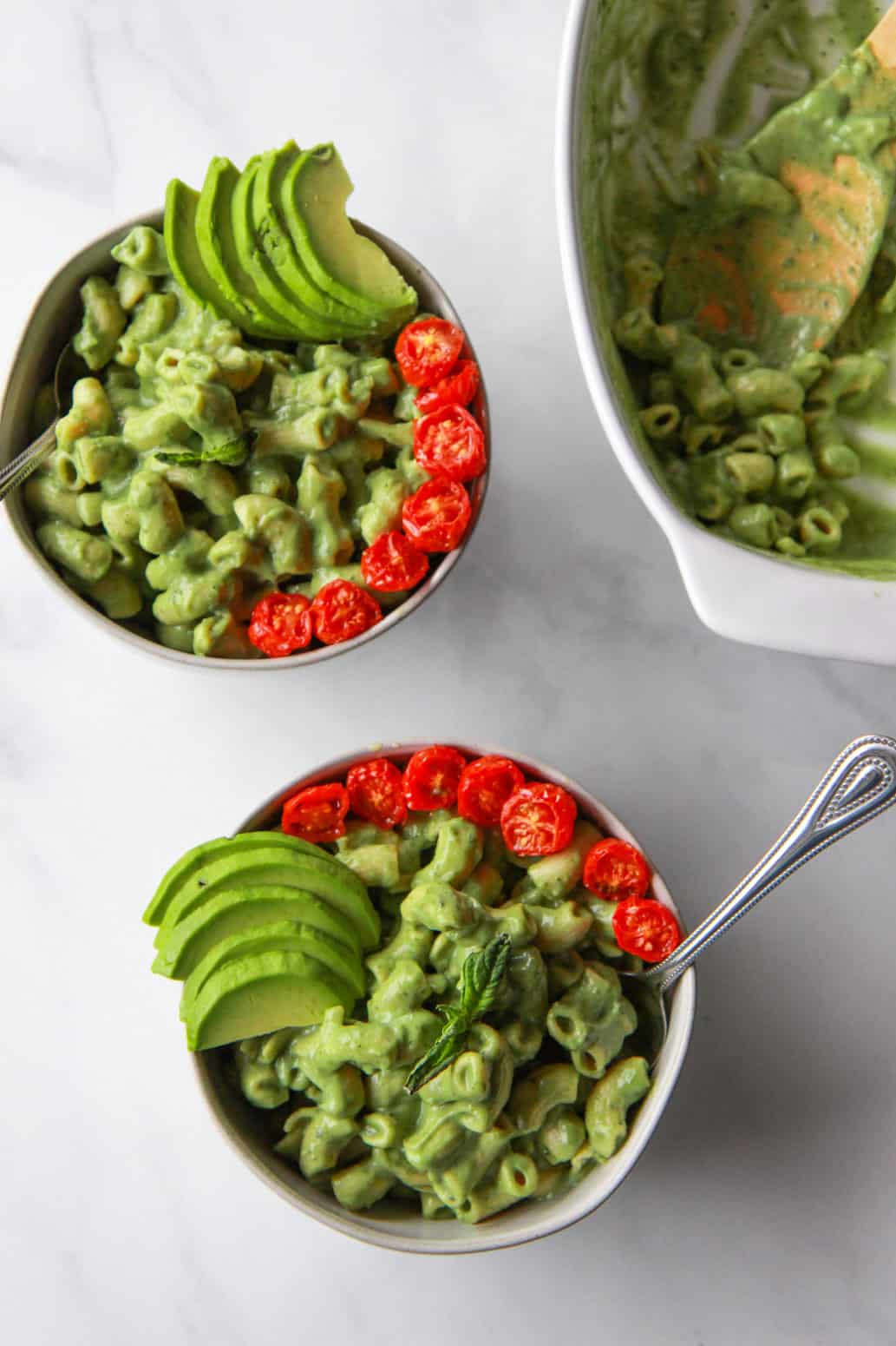 This creamy vegan avocado mac and cheese comes together in just 20 minutes. This nut-free vegan macaroni and cheese is unbelievably creamy and cheesy, due to the avocado and nutritional yeast. Gluten-free option.