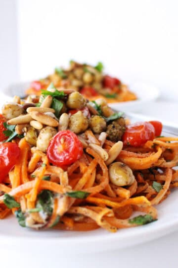 sweet potato noodles zaatar chickpeas tahini mediterranean vegan gluten free vegetarian food blog zenanzaatae