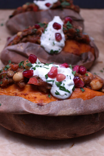 mediterranean vegan vegetarian chili stuffed sweet potatoes chickpea lentil tzatziki gluten free roasted zenanzaatar food blog recipe