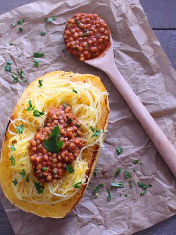 spaghetti squash bolognese lentil vegan vegetarian low carb gluten free pasta zoodles zuchinni noodles tomato sauce italian food blog recipe zenanzaatar