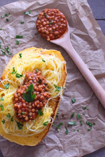 spaghetti squash bolognese lentil vegan vegetarian low carb gluten free pasta zoodles zuchinni noodles tomato sauce italian food blog recipe zenanzaatar