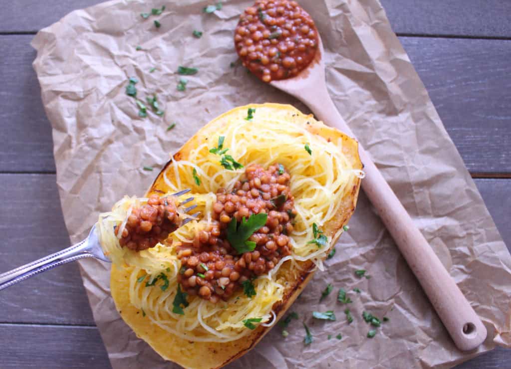 spaghetti squash bolognese lentil vegan vegetarian low carb gluten free pasta zoodles zuchinni noodles tomato sauce italian food blog recipe zenanzaatar