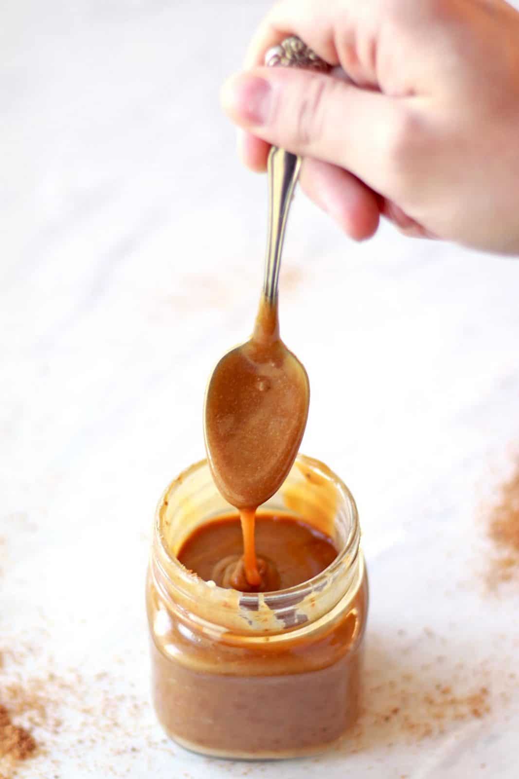 salted caramel sauce tahini vegan easy 5 ingredient minute sauce vegetarian recipe food blog zenanzaatar dessert