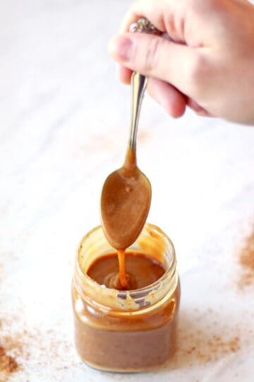 salted caramel tahini vegan easy 5 ingredient minute sauce vegetarian recipe food blog zenanzaatar dessert