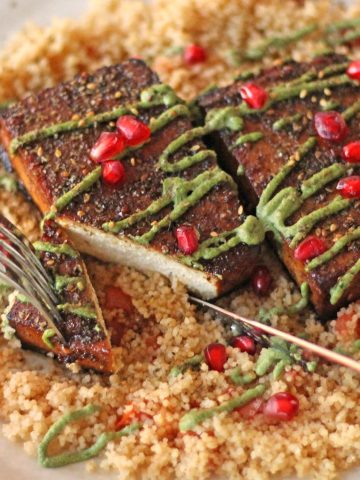 tofu steak zaatar crusted mediterranean zenaznzaatar zena food blog vegan vegetarian plant based recipe healthy tahini