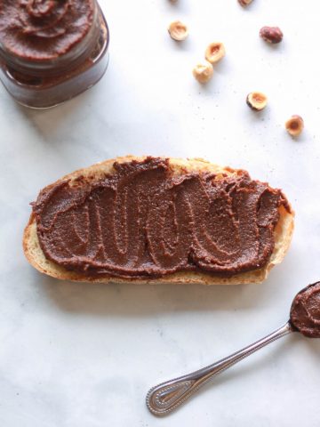 This healthy vegan nutella is date sweetened