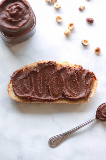 This healthy vegan nutella is date sweetened