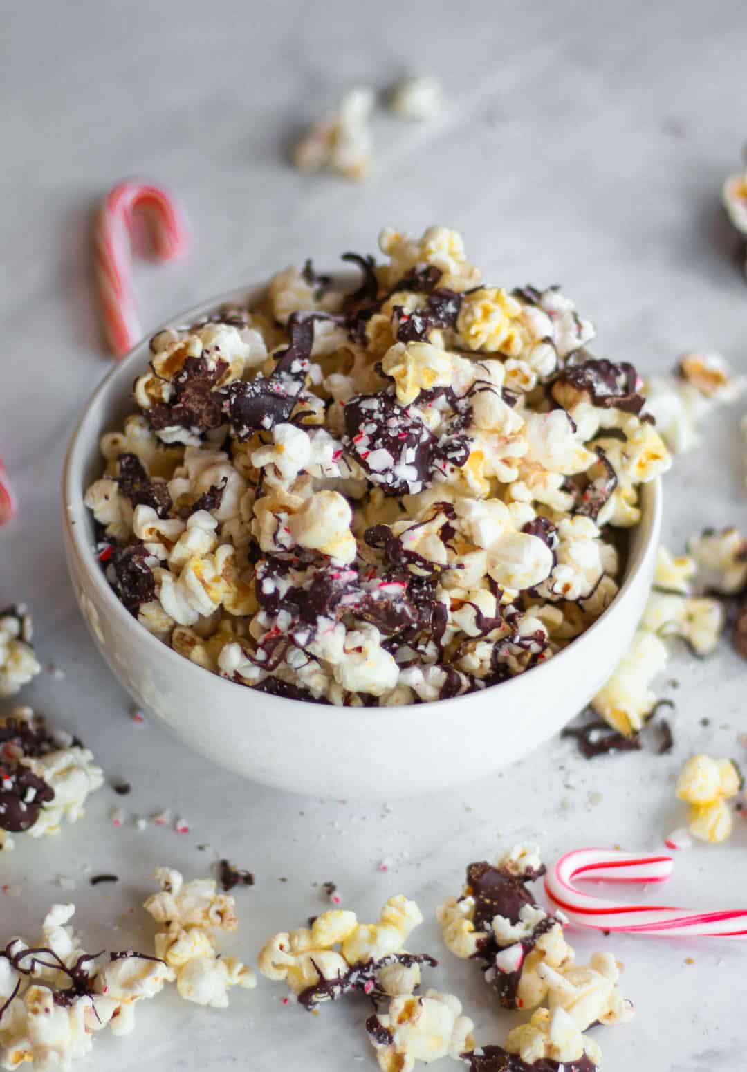 Peppermint Bark Popcorn (Vegan) - Zen and Zaatar