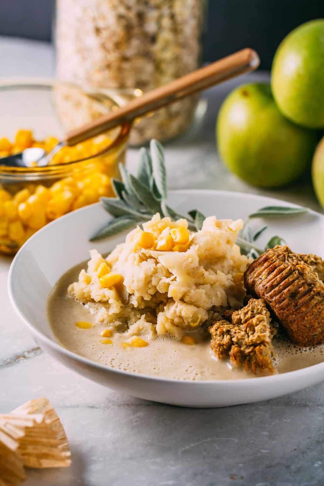 These healthy mashed potatoes and gravy are a delicious and hearty plant based thanksgiving side dish.